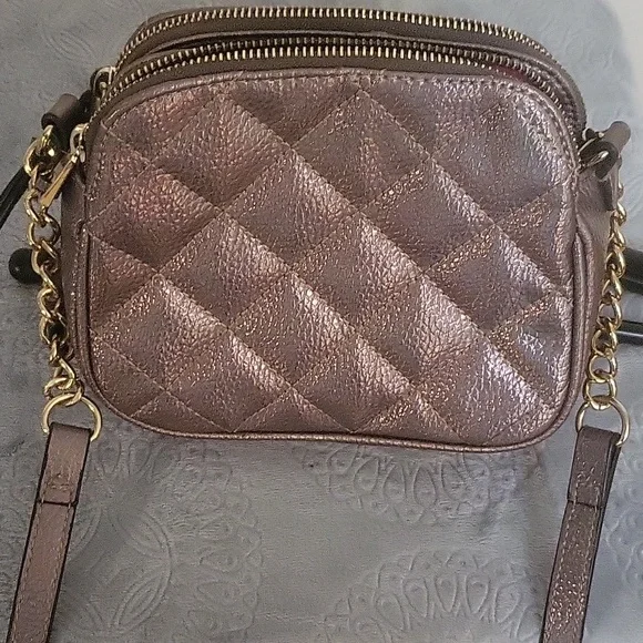 Juicy Couture iridescent pewter metalic sheen double quilted crossbody bag - Picture 10 of 11